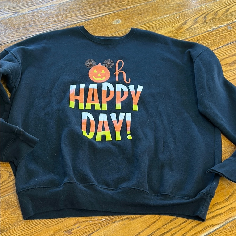 Bella Canvas black sweatshirt with Halloween graphic. Good condition. Size XL.